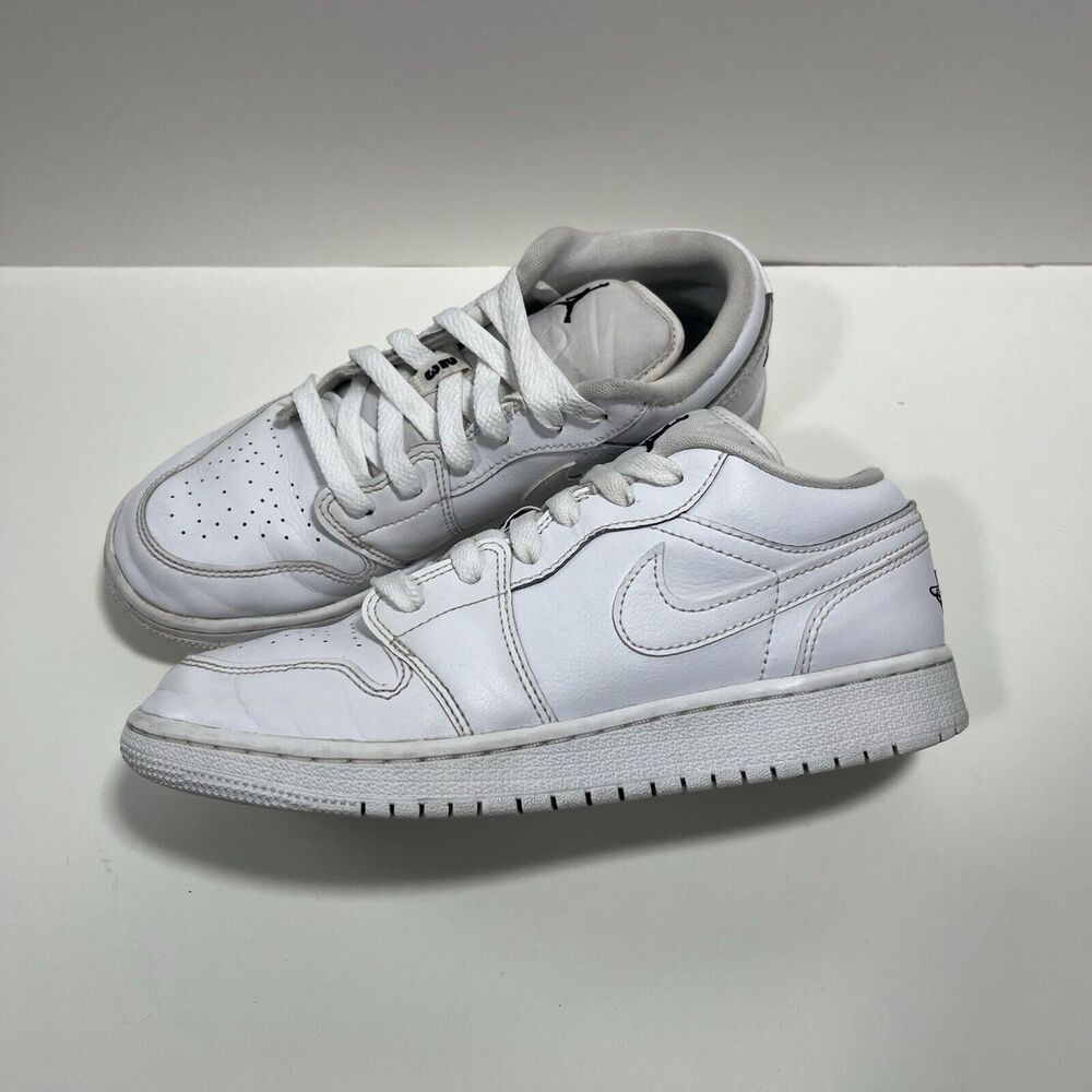 SZ 4.5Y / 6 W - Jordan 1 Low Triple White (553560 101)